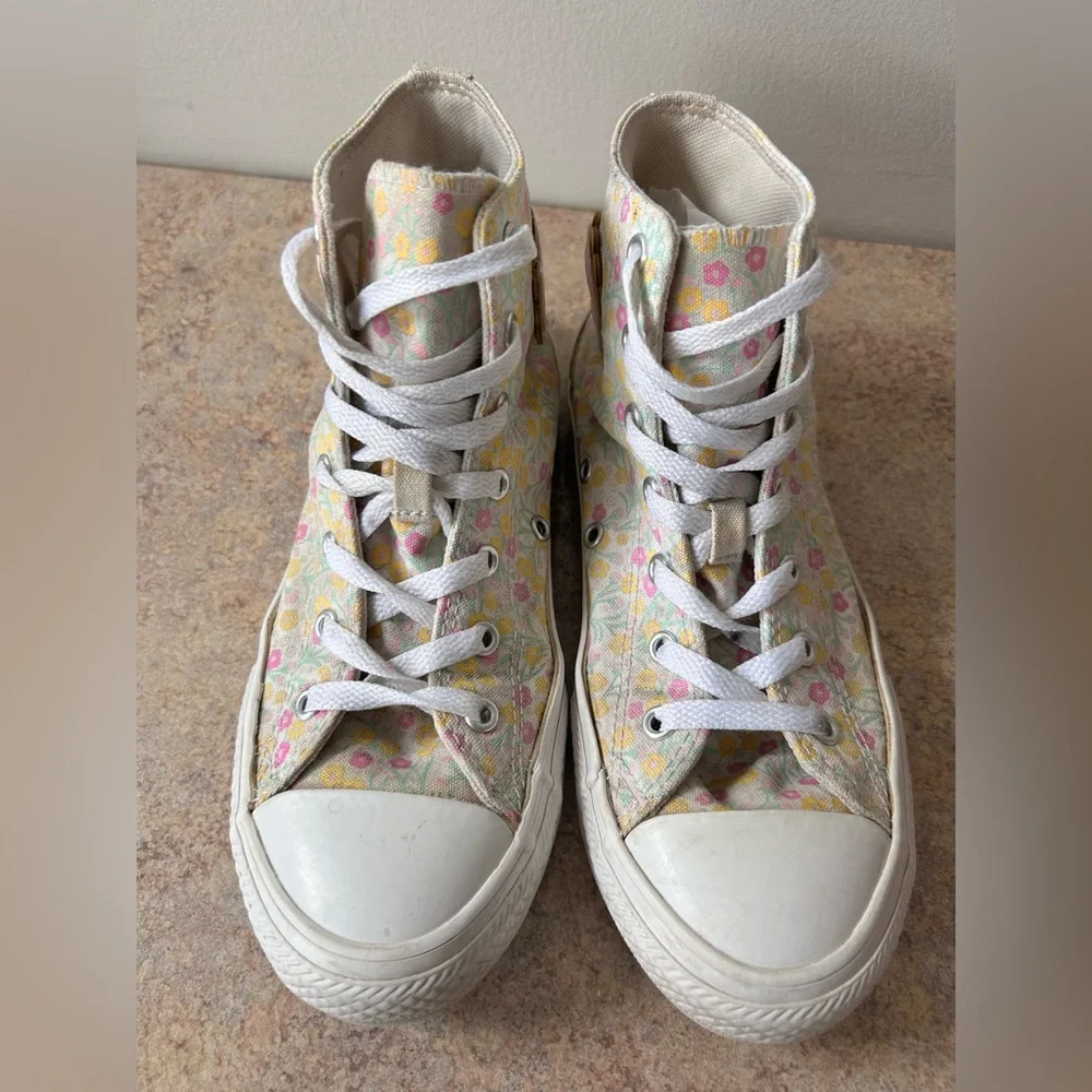 Converse spring pastel floral high tops in size US 5/EU 37.5 - Picture 4 of 9